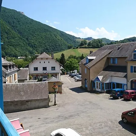 Joli Avec Balcon Donnant Sur La Montagne Apartment