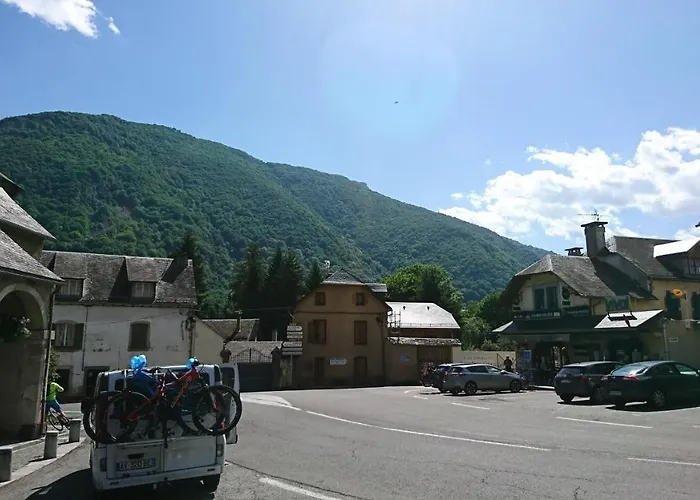 Joli Avec Balcon Donnant Sur La Montagne