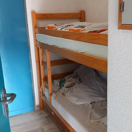 Joli Avec Balcon Donnant Sur La Montagne Apartamento