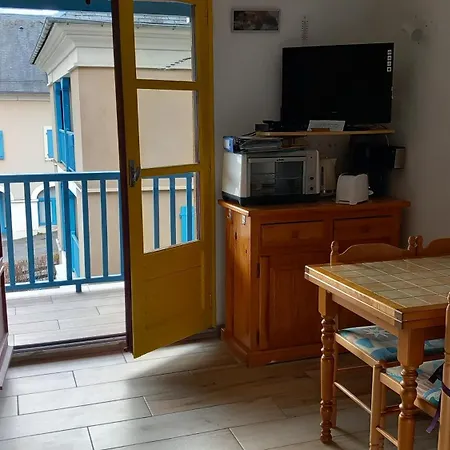 Joli Avec Balcon Donnant Sur La Montagne