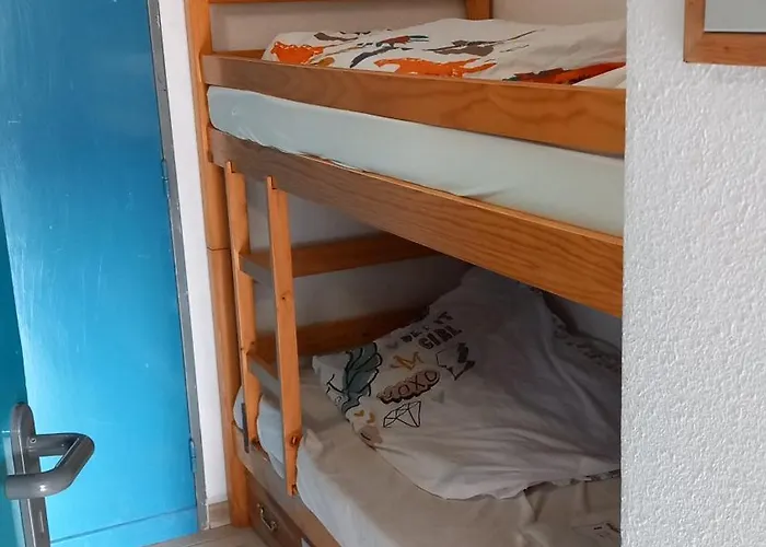 Joli Avec Balcon Donnant Sur La Montagne Apartamento