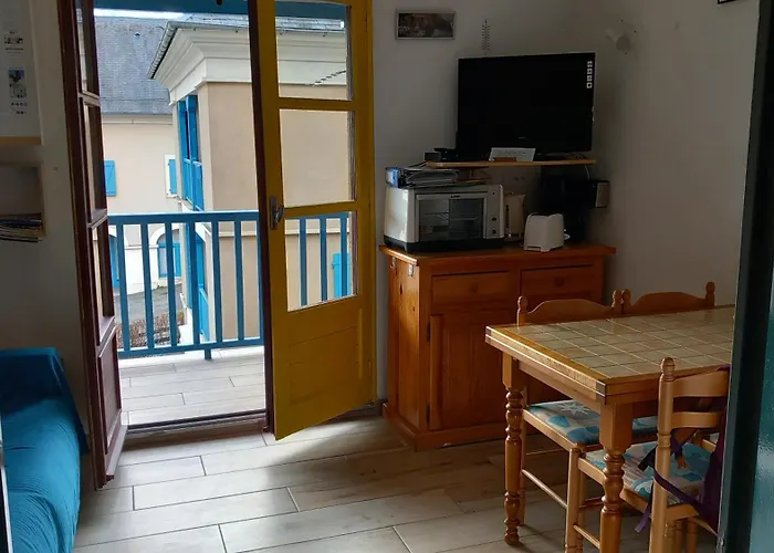 Joli Avec Balcon Donnant Sur La Montagne